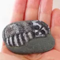 Реалистичные животные из камня