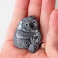 Реалистичные животные из камня