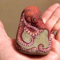 Реалистичные животные из камня
