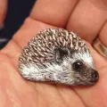 Реалистичные животные из камня