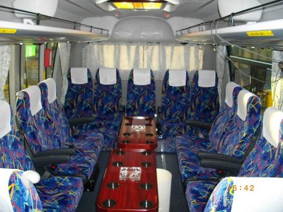 Салон со столиком большого автобуса (45-60 мест) в Японии